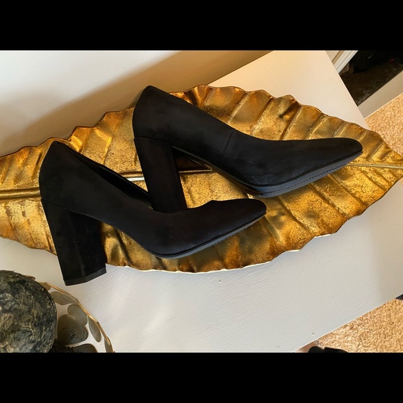 Le Chateau NEW- 4” Moda Heels - Picture 6 of 7